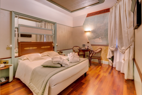 Hotel Antares Rubens